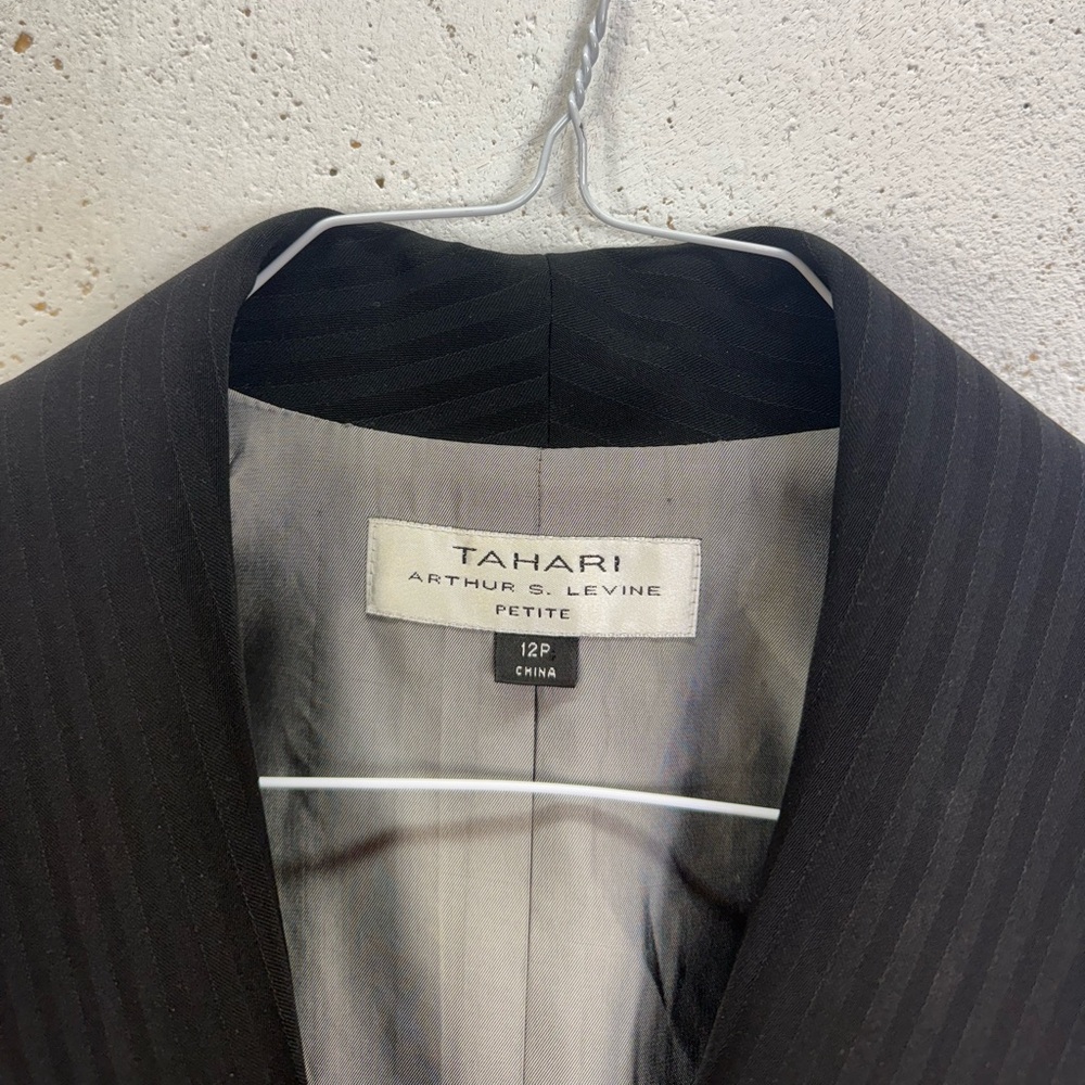 Vintage Tahari Black Double-Breasted Style Blazer Jacket in Black Size 12 Petite - Picture 6 of 10
